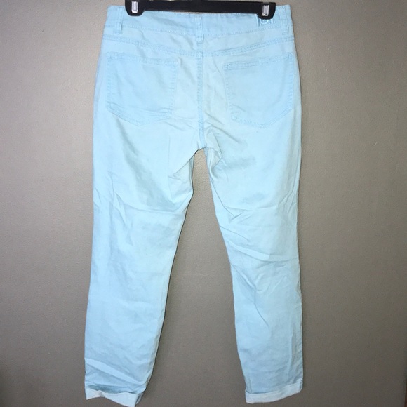 💙Baby Blue Capris💙 - Picture 2 of 3